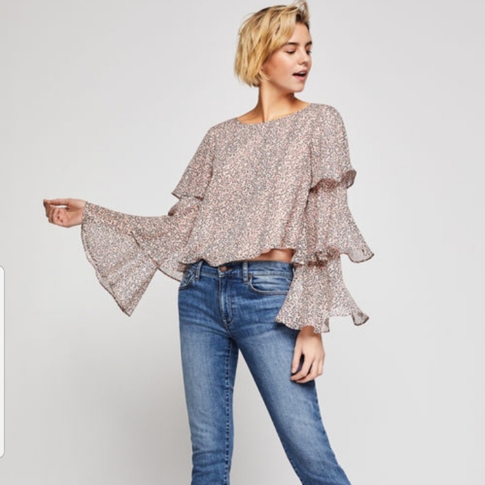 😍😍Bcbg generation tiered ruffle blouse
